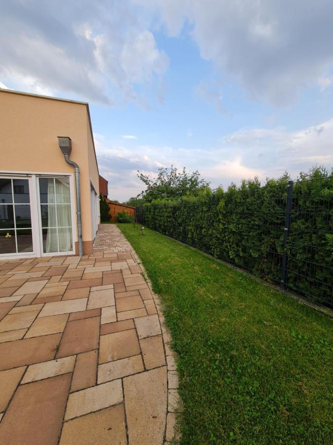 Private Zimmer In Neubau Familienhaus Alsfeld Exterior foto